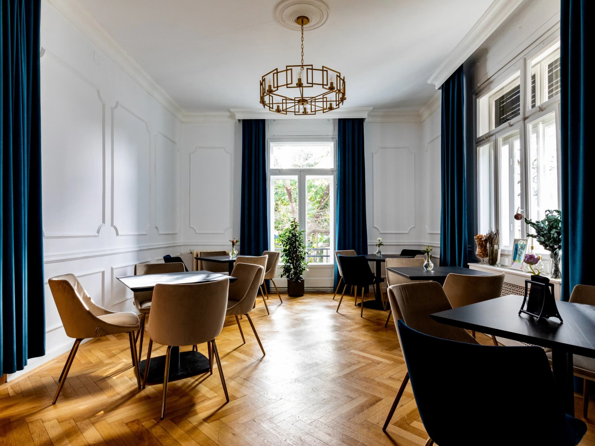 A46 gallery image 13